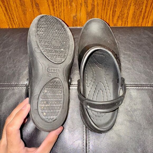 CROCS Women's Black Rubber Clogs - Size 8 - Great Condition - Picture 8 of 8